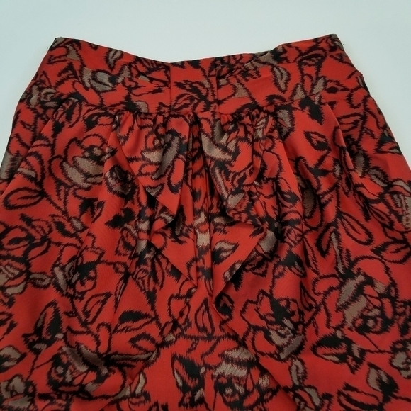 Eva Franco red black floral print bubble hem lined mini skirt size 4 - Picture 6 of 9